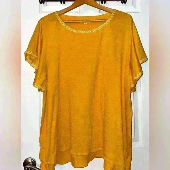 Max Studio Plus Size Short Sleeve Ruffle Sleeve Blouse Embroidered Detail 2X - Picture 1 of 4